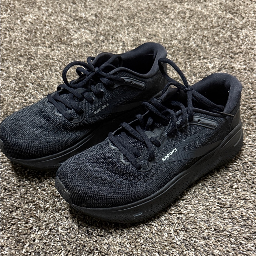Brooks women’s Black Running Shoes